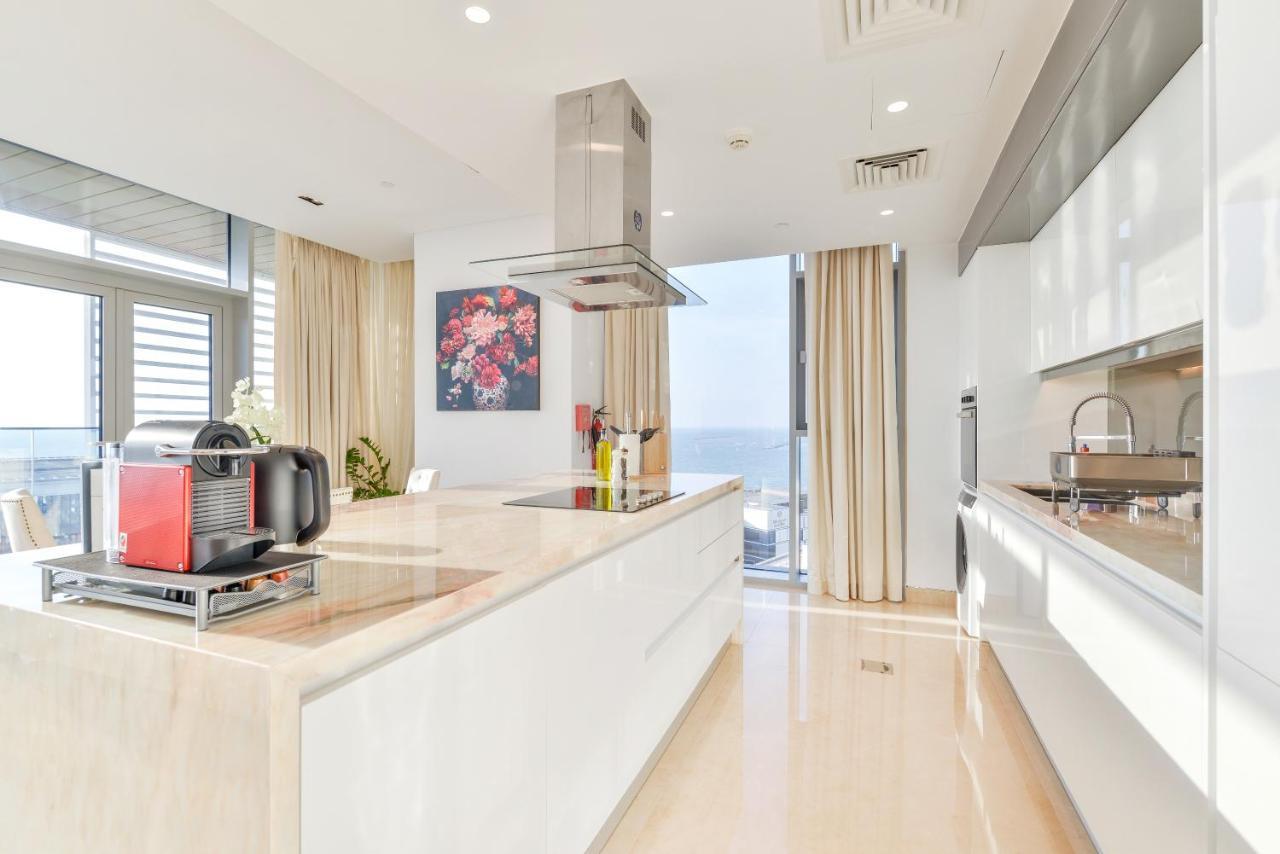 Posh 2 Bedroom Oceanfront Apt In The Heart Of Bluewaters Island Dubai Eksteriør billede